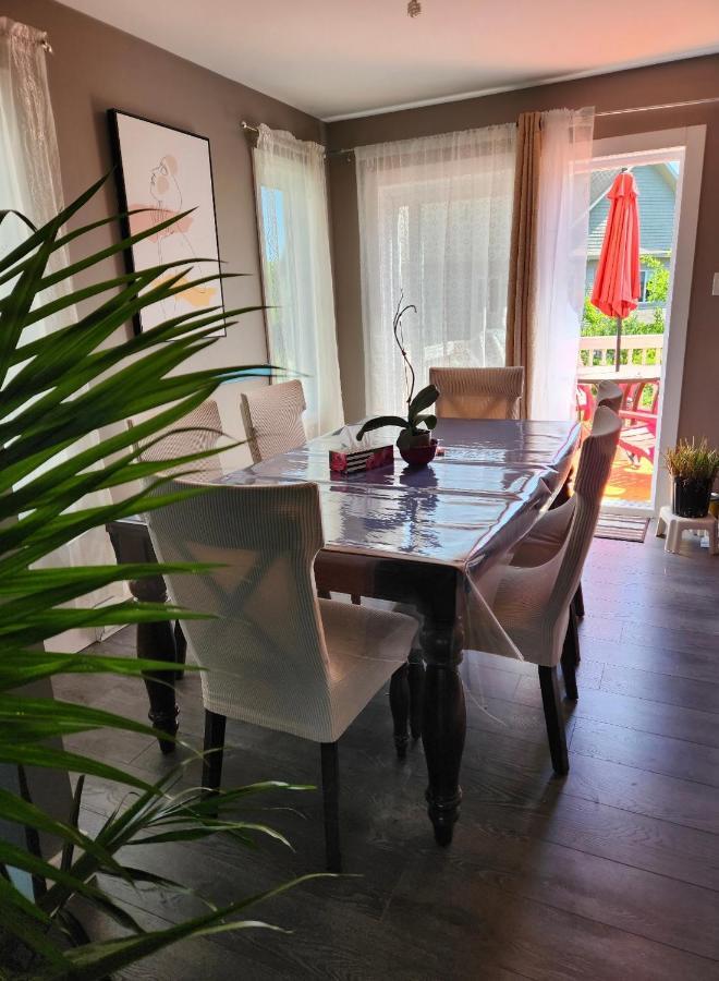 Maison Chaleureuse, Energetique Et Florale Sherbrooke Dış mekan fotoğraf