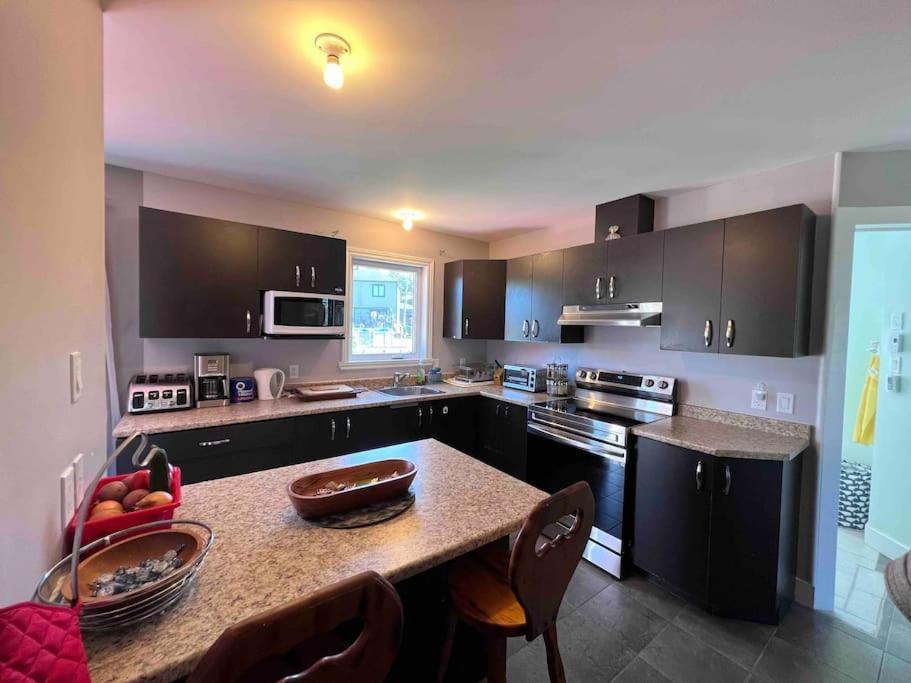 Maison Chaleureuse, Energetique Et Florale Sherbrooke Dış mekan fotoğraf